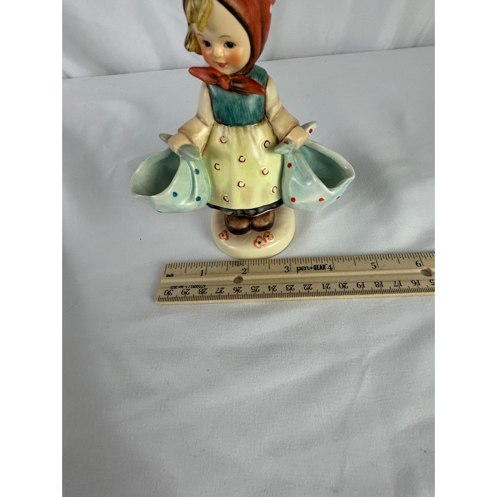 Goebel Hummel Mother’s Darling Markt Christel Double Basket Figurine