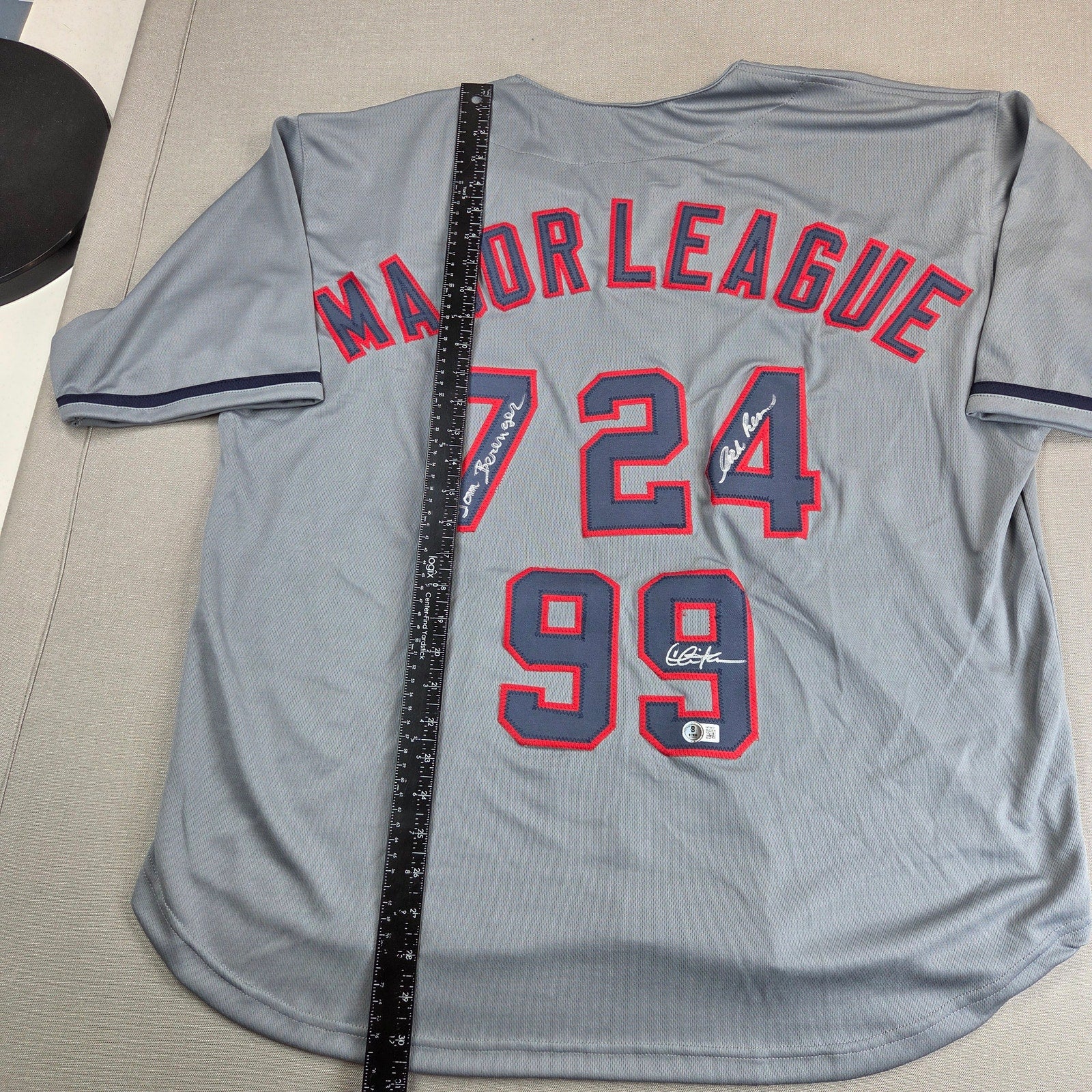 Major League Signed Gray Jersey Charlie Sheen Tom Berenger C. Bernsen Beckett