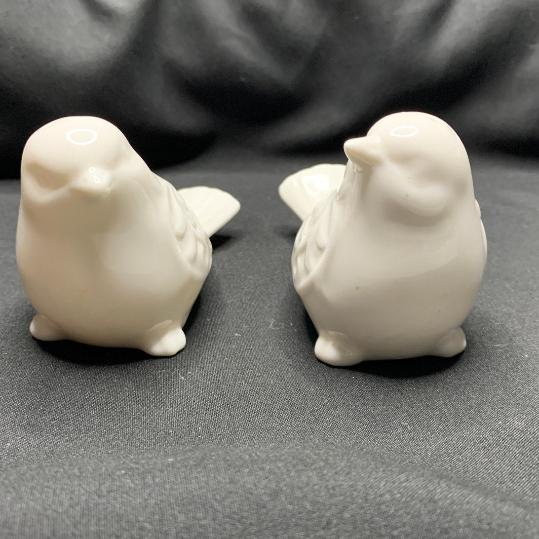 Pier 1 White Ceramic Bird Salt Pepper Shakers Embossed Scroll Design Set
