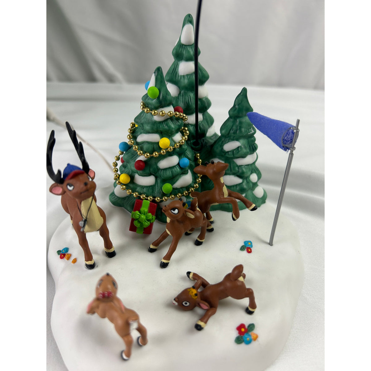 Dept 56 Reindeer Games Rudolph Flies Lands 56853 North Pole Animated 2004 tested