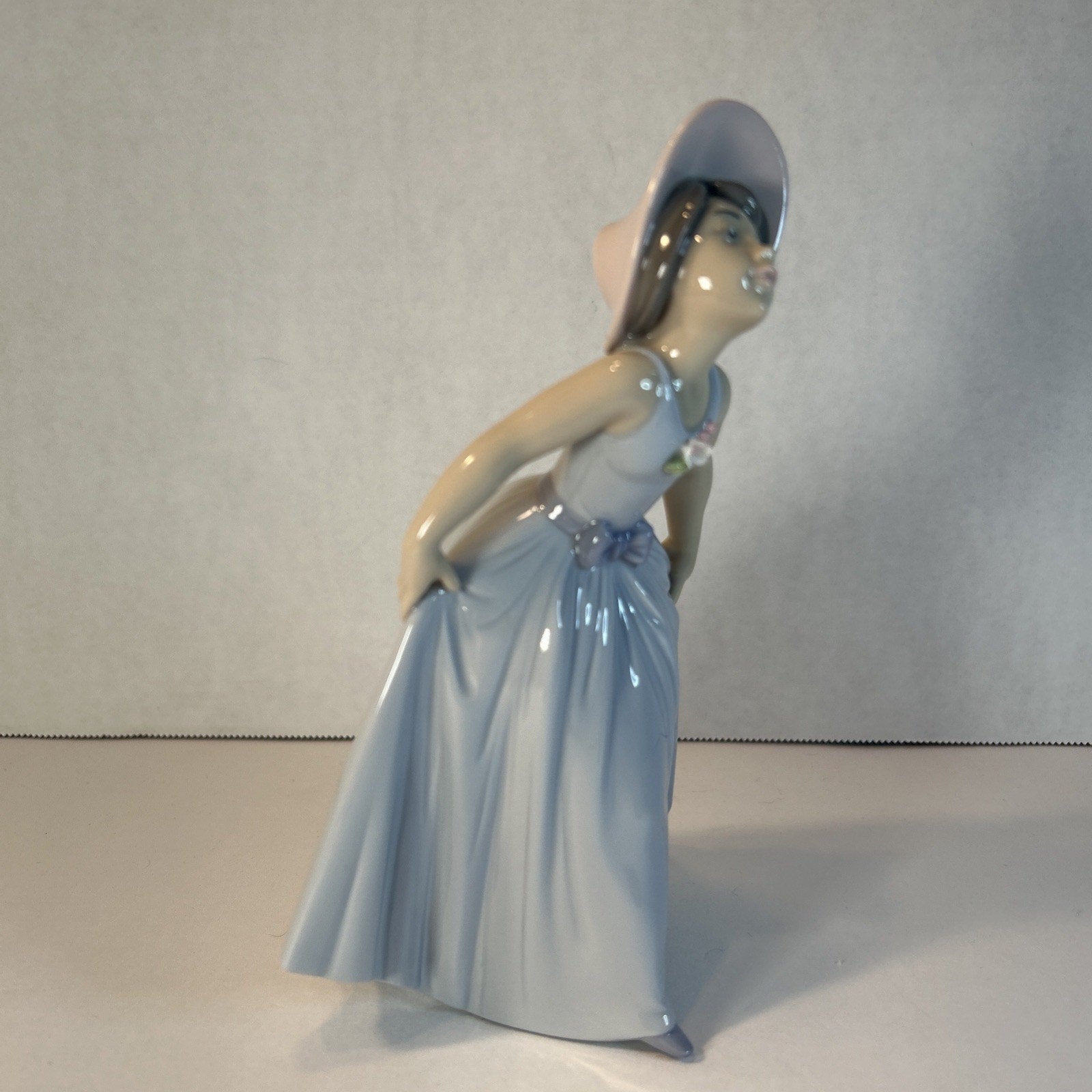 Lladro #6274 Daisy Girl Figurine 7" Retired 2002 Jose Puche Spain Porcelain