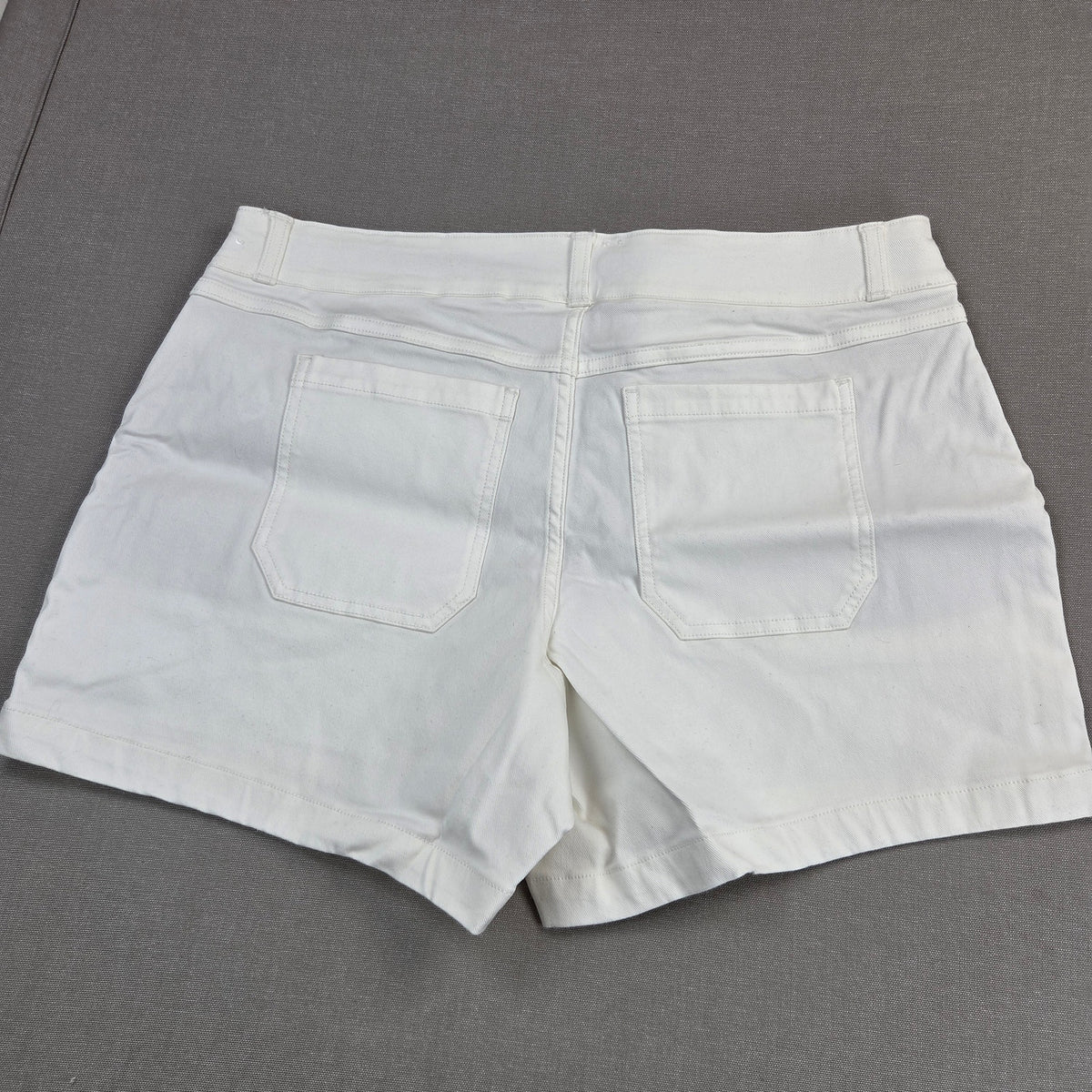 Spanx Stretch Twill Shorts Womens XL Bright White Pull On Shaping 20318R NWT