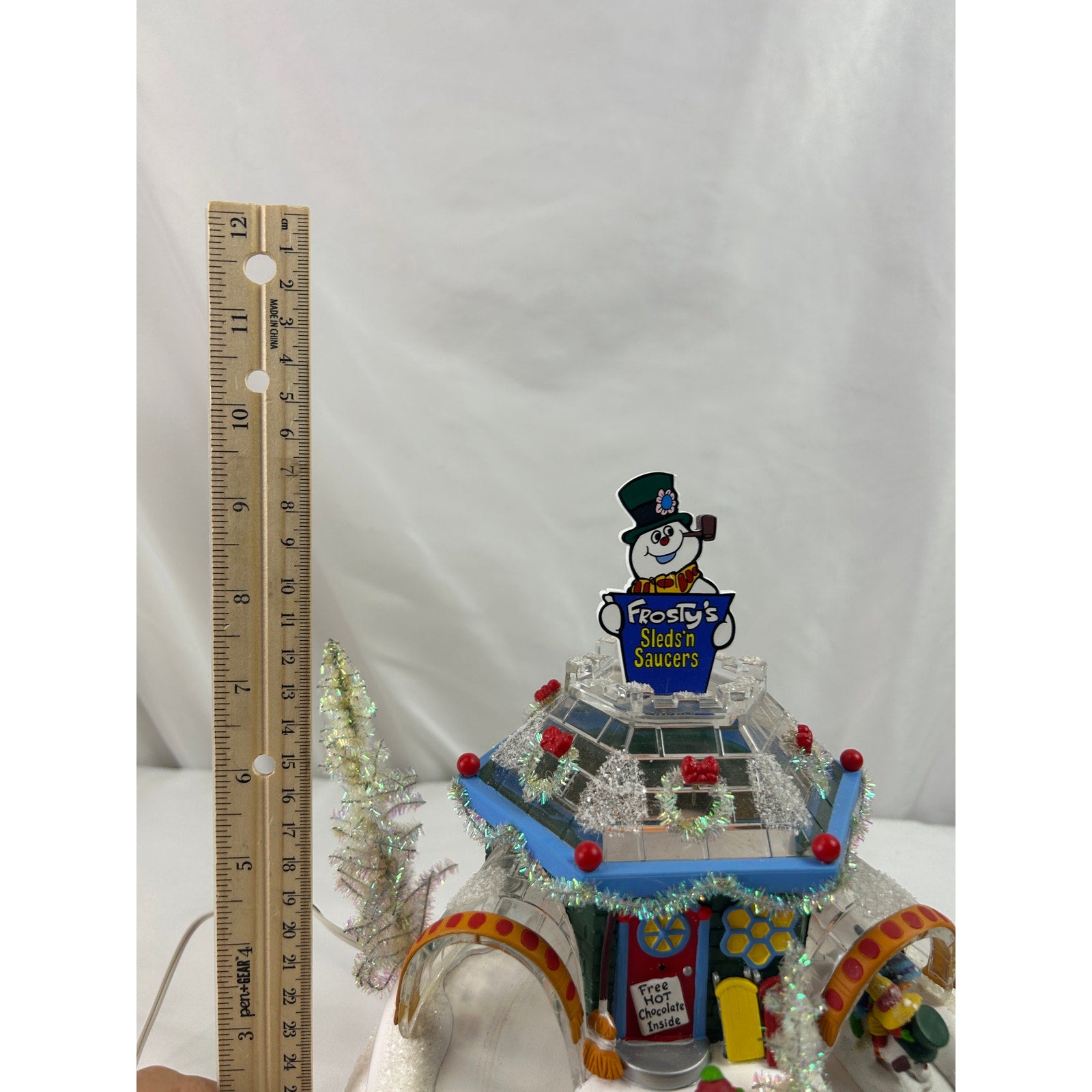 Dept 56 Frosty's Sleds N Saucers 56449 North Pole Animated Lighted 2005 Working
