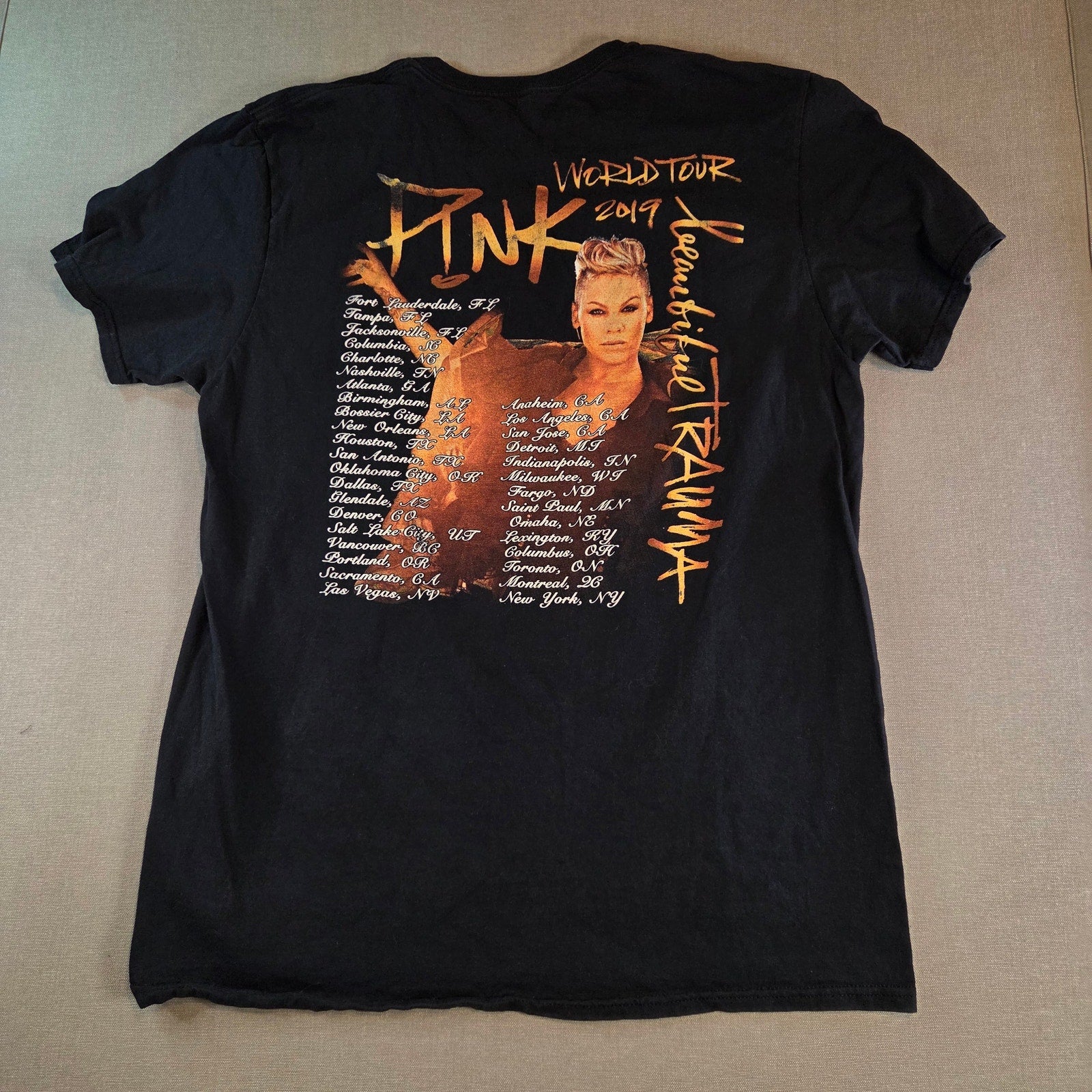 Pink Beautiful Trauma World Tour 2019 Concert Tee Shirt Band T-Shirt L