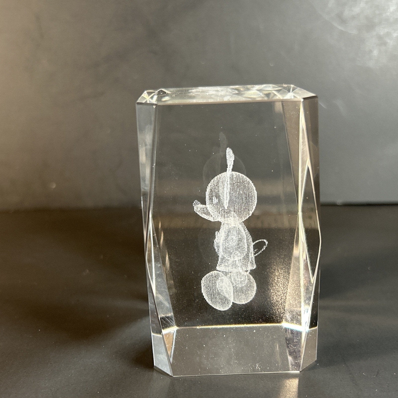 Bashful Mickey Mouse 3d Etched Disney Crystal Glass 3"x2" Paper Weight
