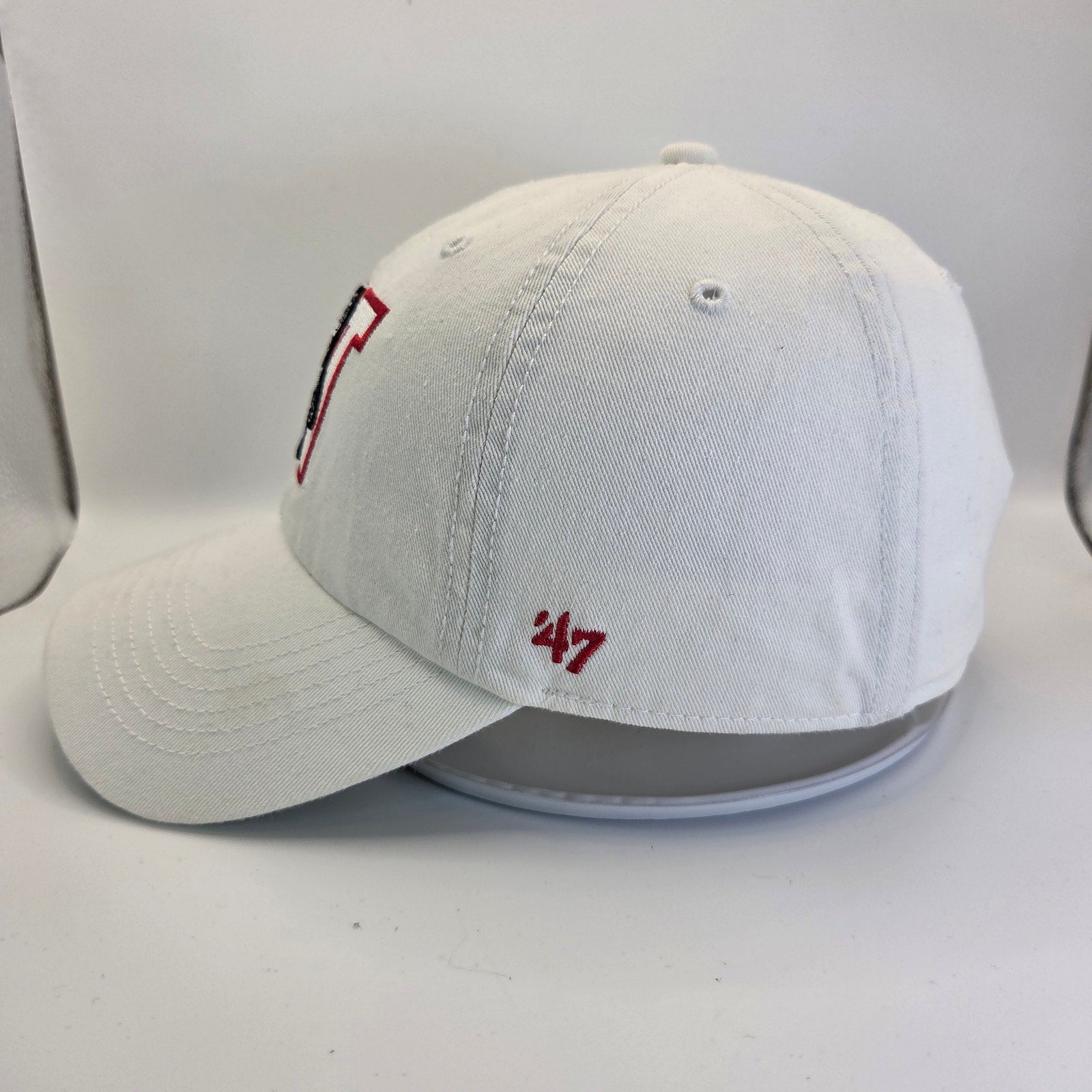 Wisconsin Badgers ’47 Brand Fitted Baseball Hat Cap White Cotton Size S