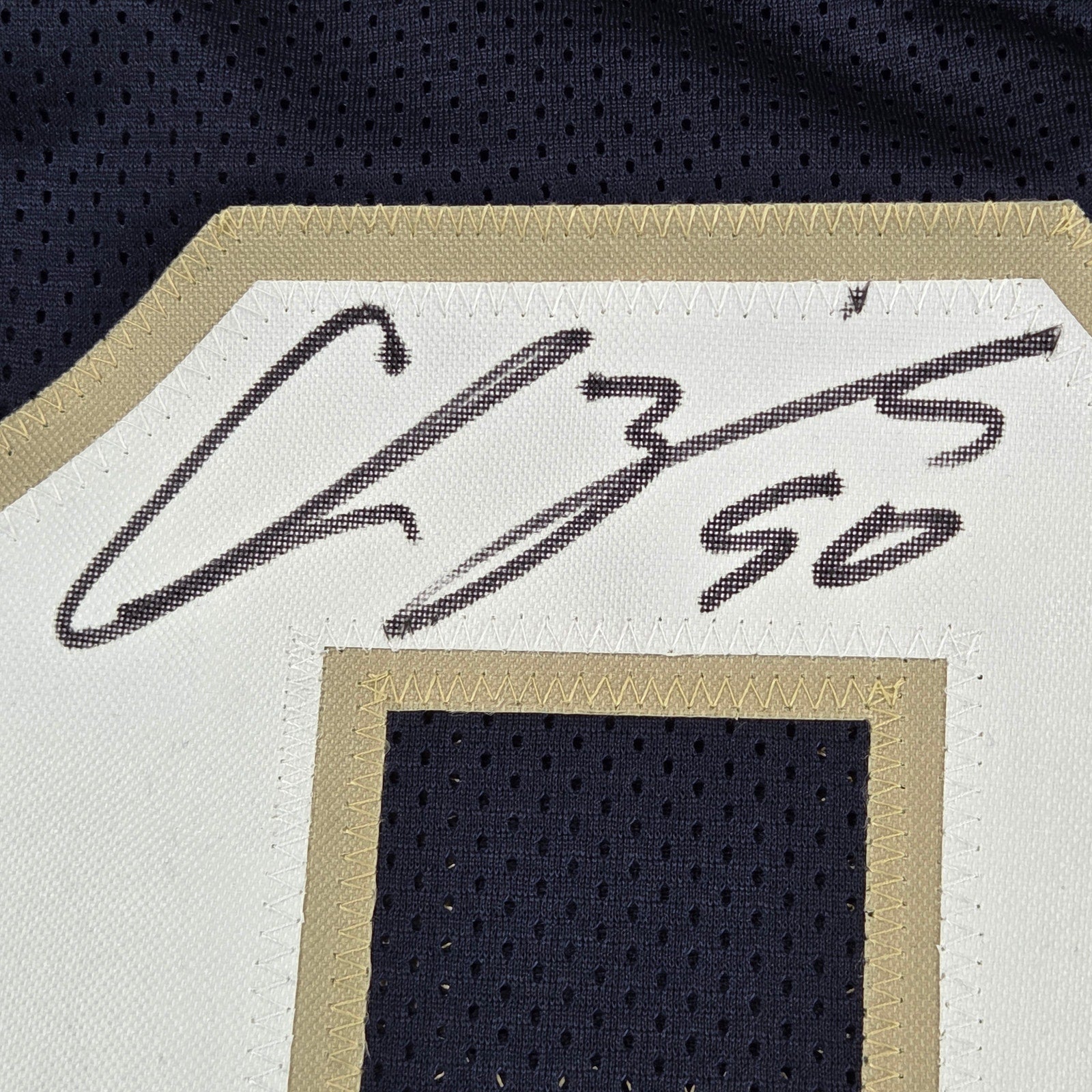 Notre Dame 1988 National Champions Team Signed Jersey 10 Autos BAS Witness