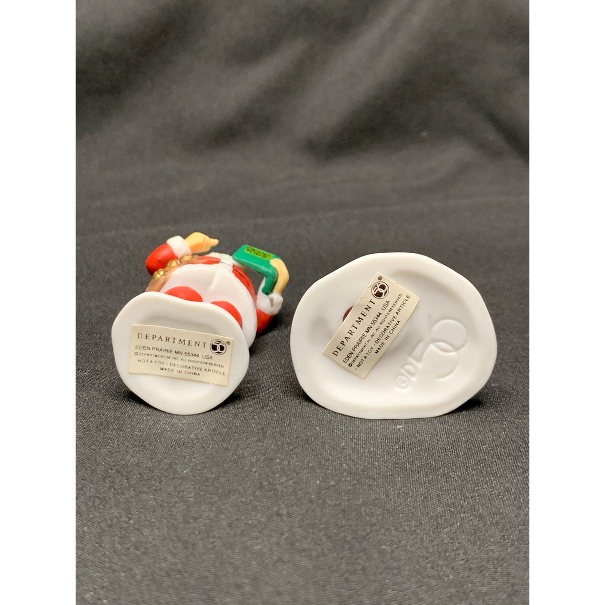 Dept 56 Santa & Mrs Claus 56090 North Pole Series Set of 2 Retired Village