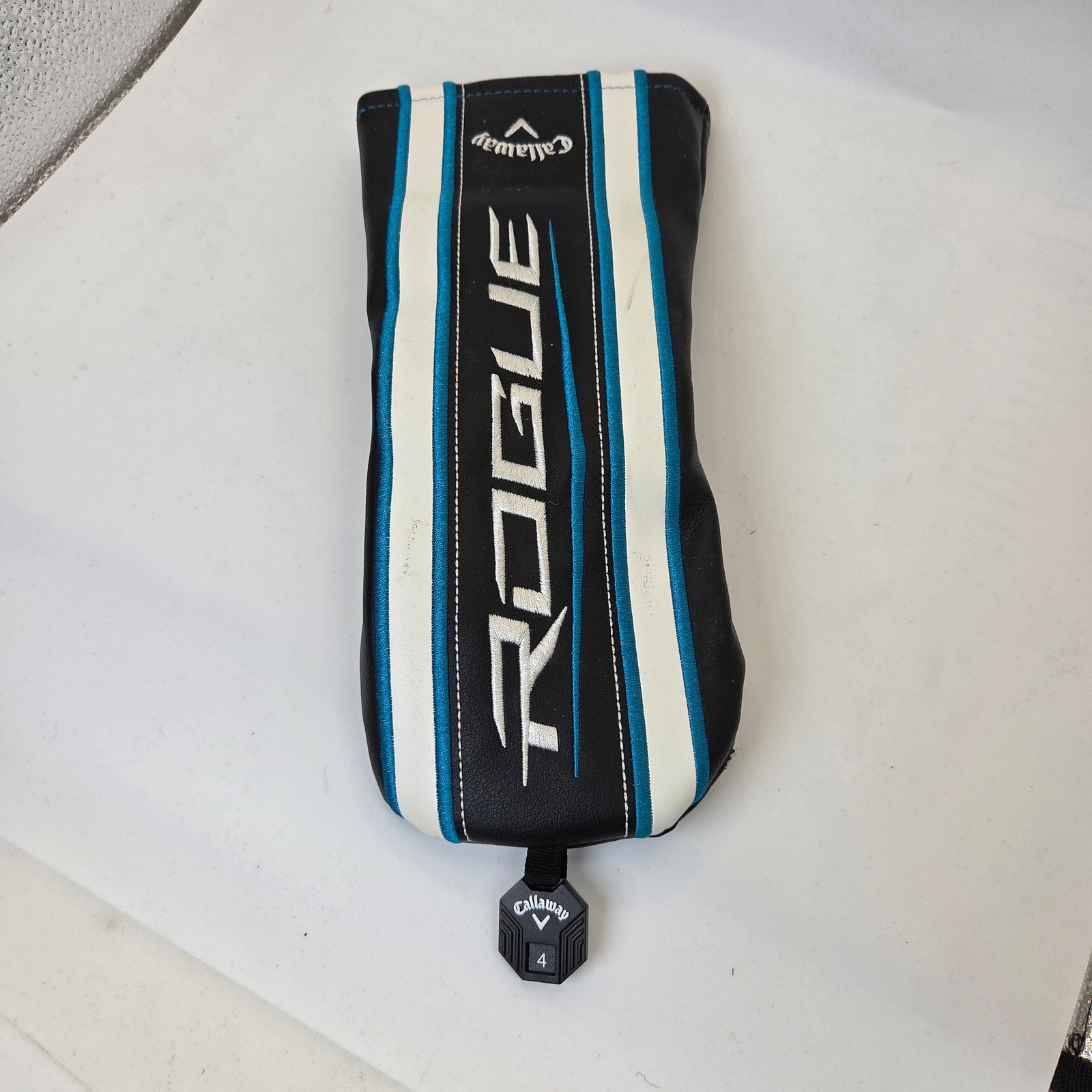 Callaway Rogue Fairway Wood Headcover w 4 Number Tag OEM Golf Cover