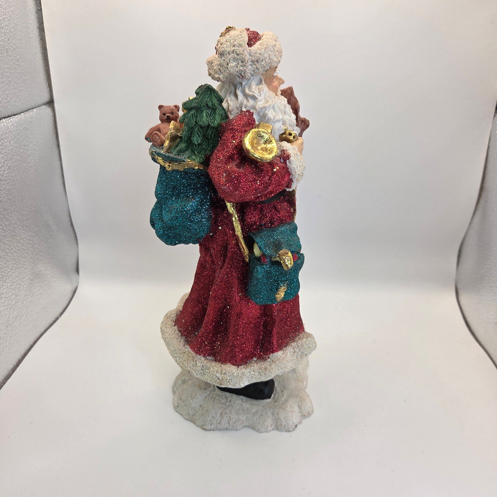 Lot of 4 Santa Claus Figurines – Resin Christmas Holiday Décor