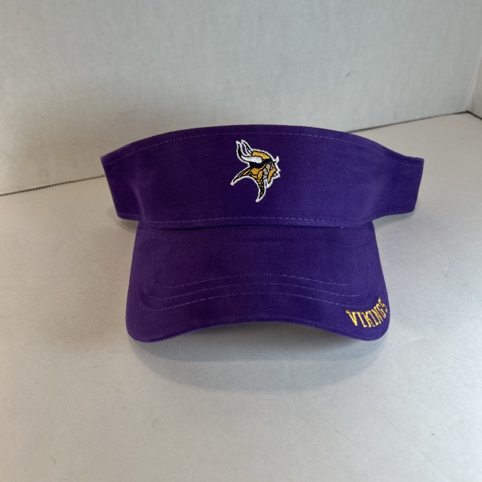 Minnesota Vikings NFL Purple Adjustable Visor Hook Loop OSFA NWT