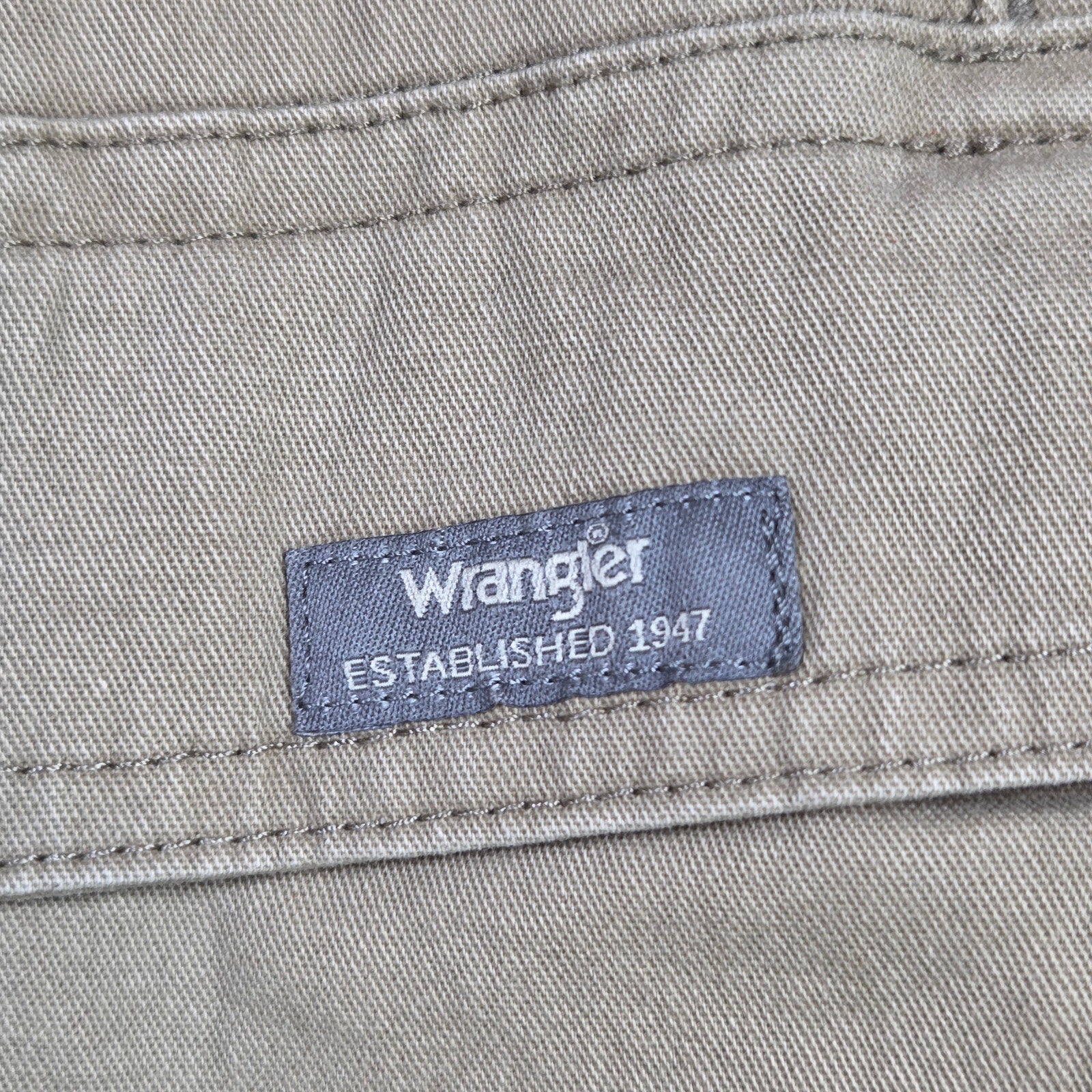 Wrangler Five Star Premium Relaxed Fit Cargo Shorts Khaki 48x10 NWT New