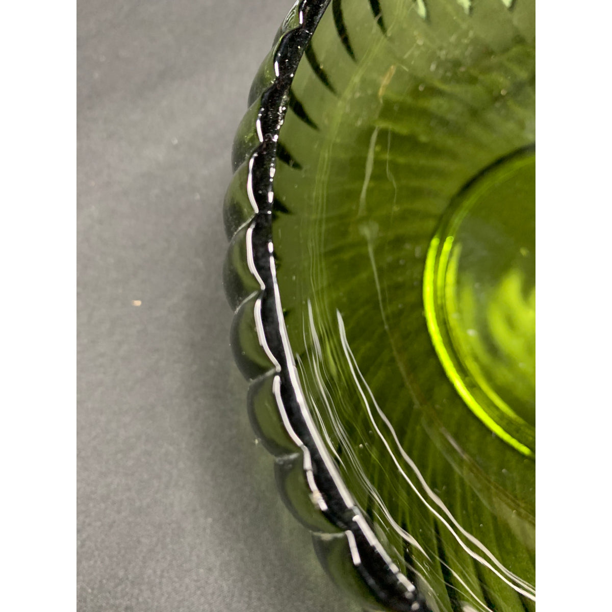 Vintage 1960s E.O. Brody M2000 Green Glass Ribbed Scalloped Bowl USA
