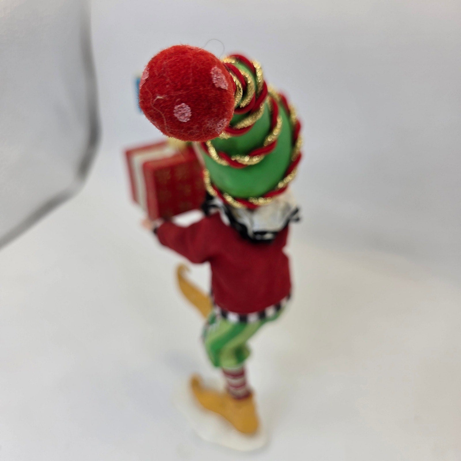 KSA Collectibles Christmas Elf Holding Gift Present Figurine Holiday Decor