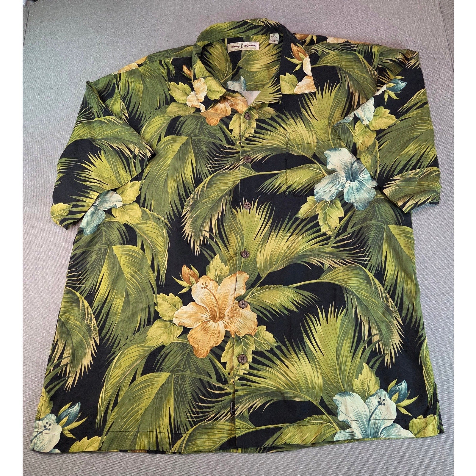 Tommy Bahama Relax Silk Camp Shirt Men’s XL Palm Leaf Tropical Hawaiian Top