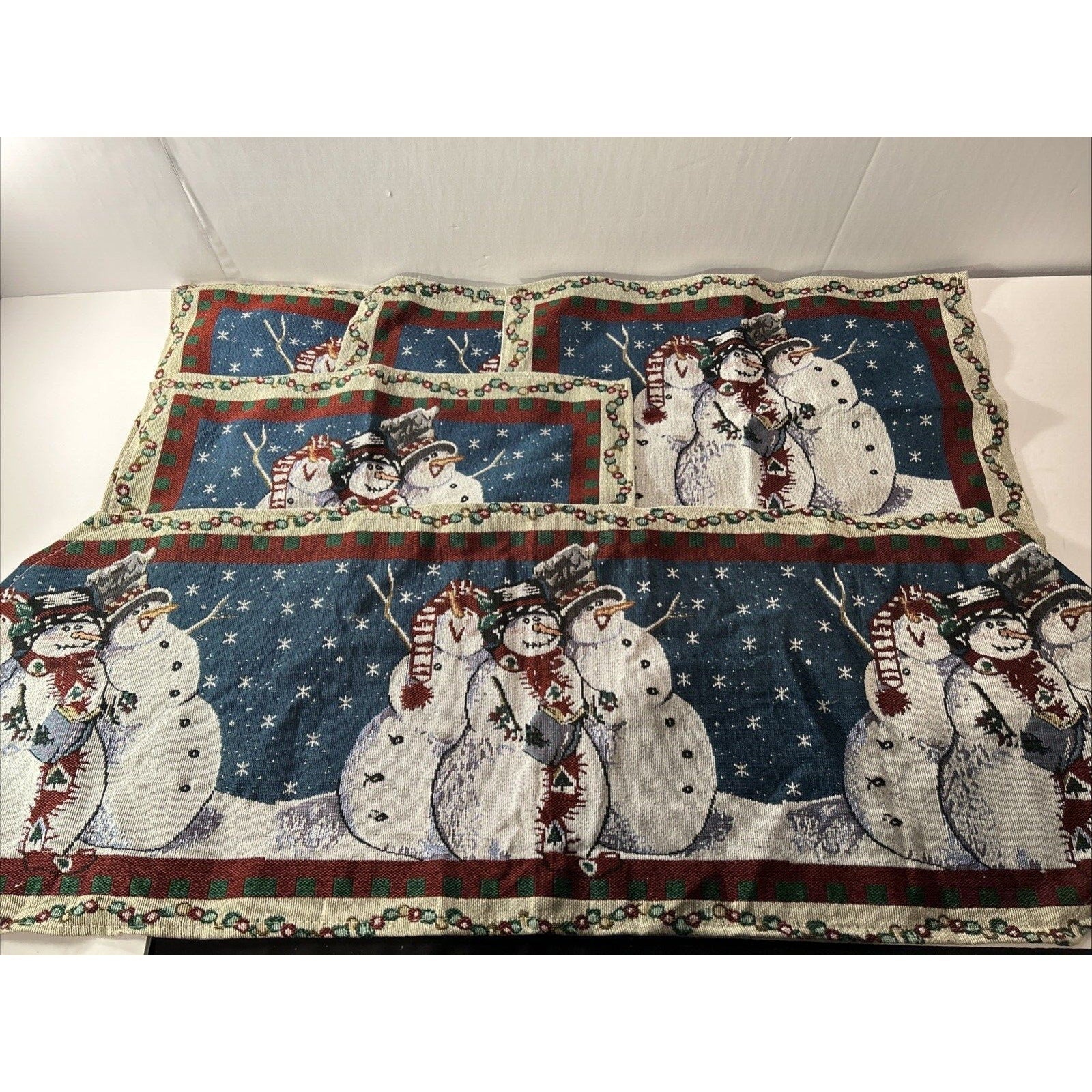 4 Cloth Snowman Themed Placements 18"x13" and a 42"x13" Table Runner