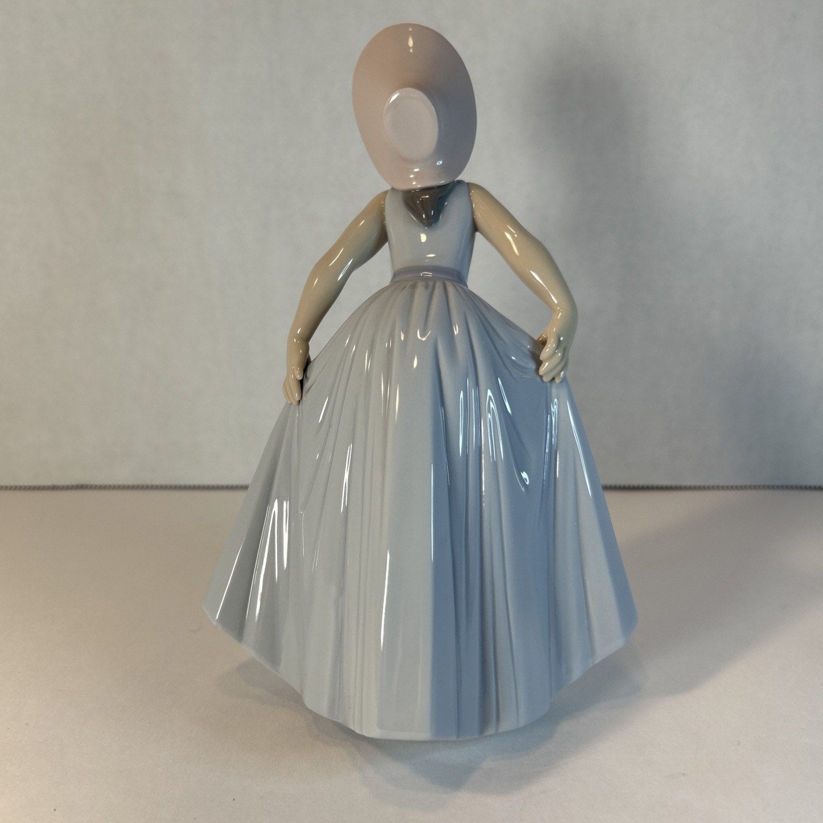 Lladro #6274 Daisy Girl Figurine 7" Retired 2002 Jose Puche Spain Porcelain