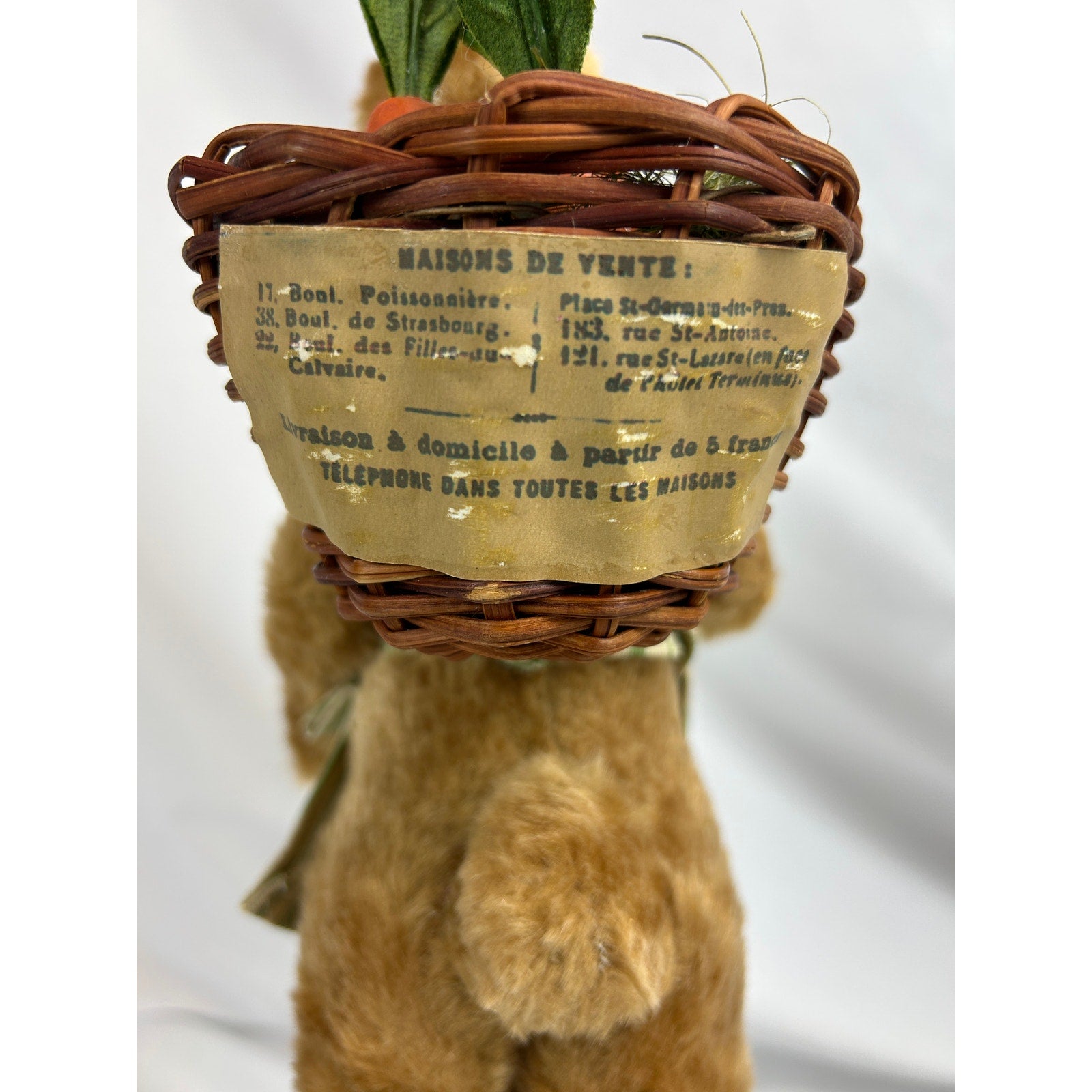 Bethany Lowe 16 Inch Easter Rabbit Maisons De Vente w Basket Display