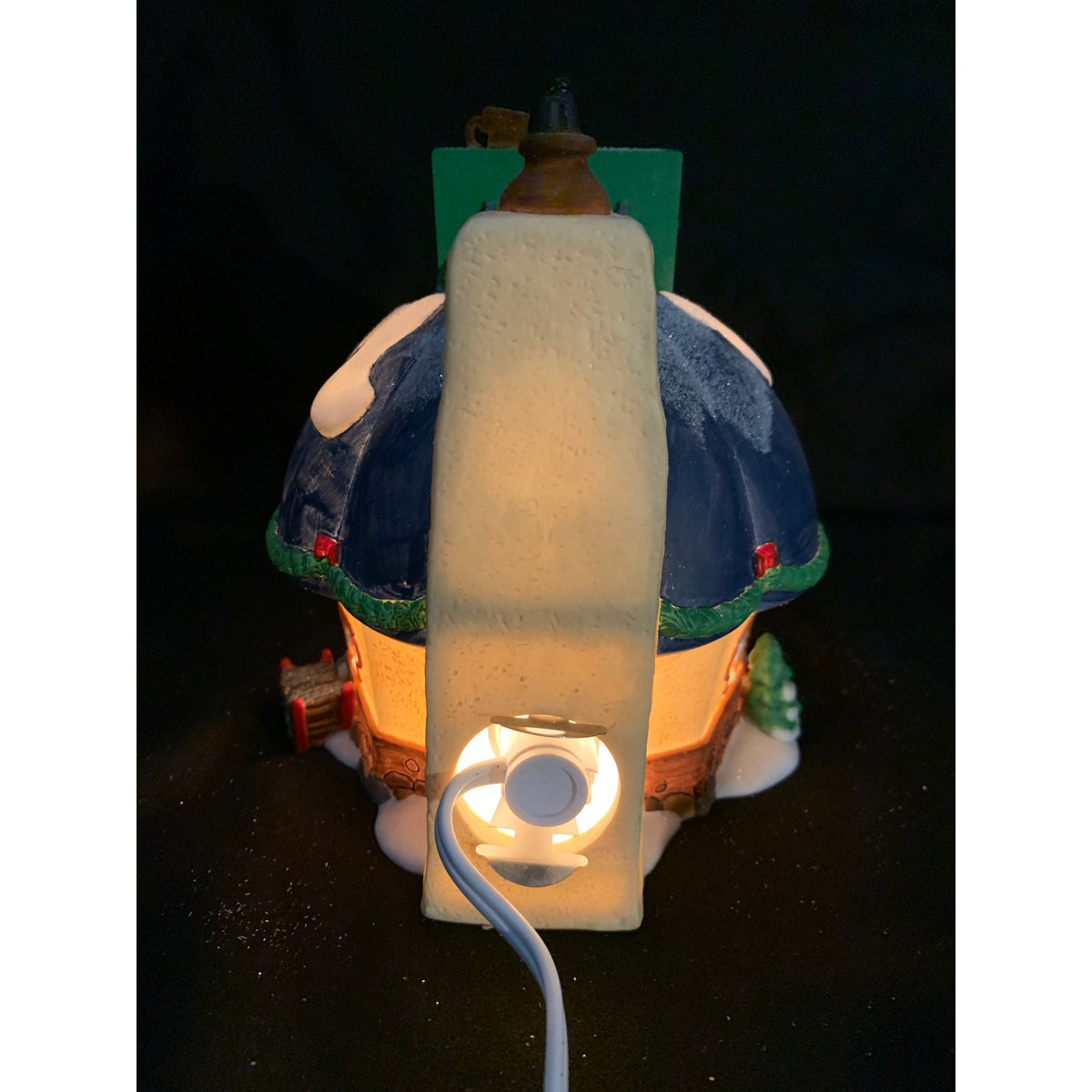 Dept 56 Tillie’s Tiny Cup Cafe 56401 North Pole Elf Land Lighted Building