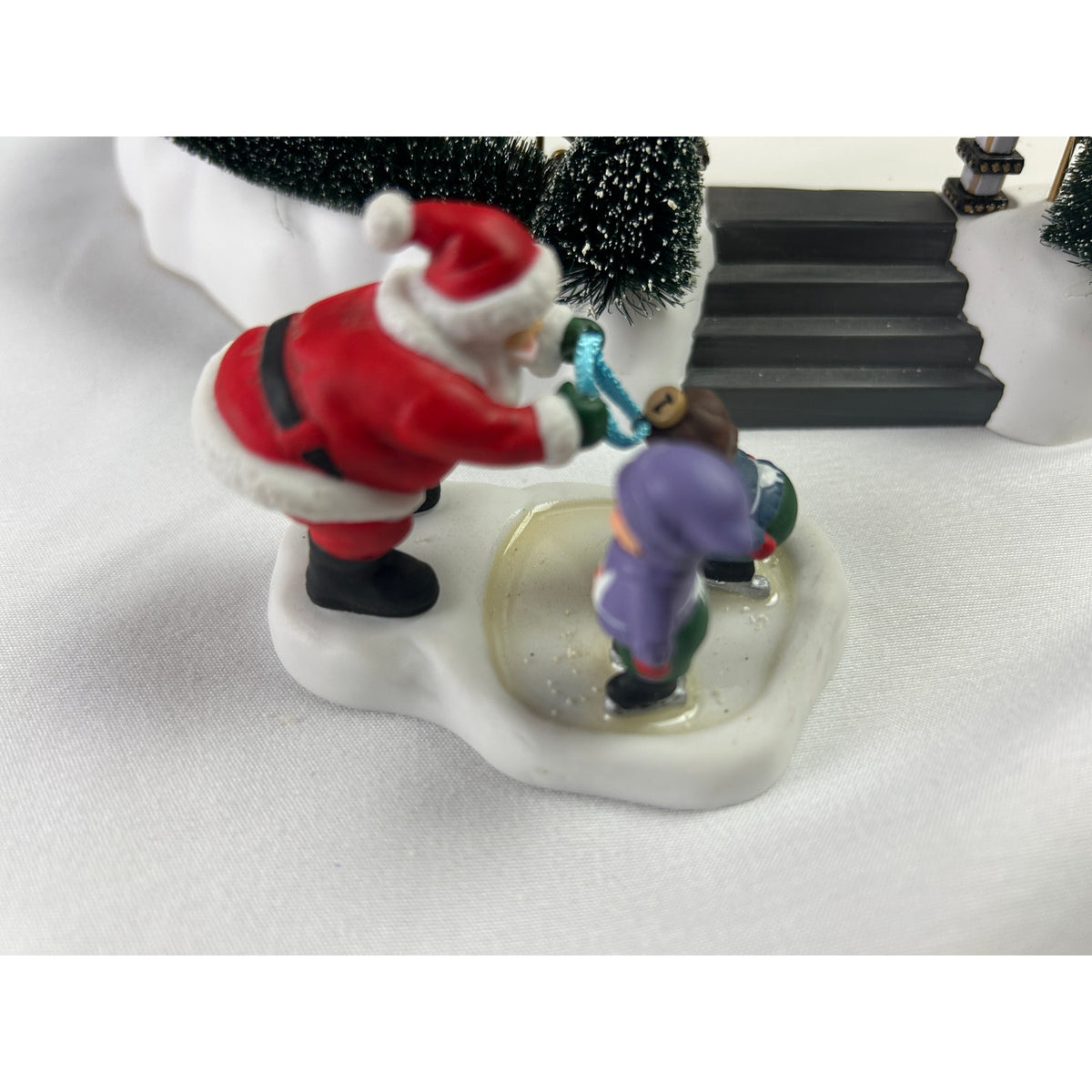Dept 56 Glacier Park Pavilion 56745 North Pole Animated Skating Rink Complete