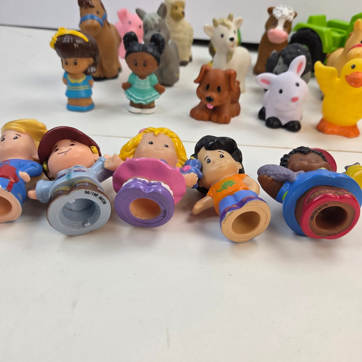 Fisher Price Little People Lot of 25 Figures Farm Animals Green Tractor Toys