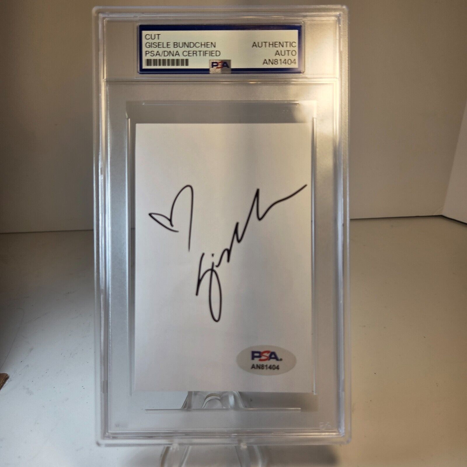 Gisele Bundchen Signed 3x5 Cut Signature w/Heart PSA DNA Slab