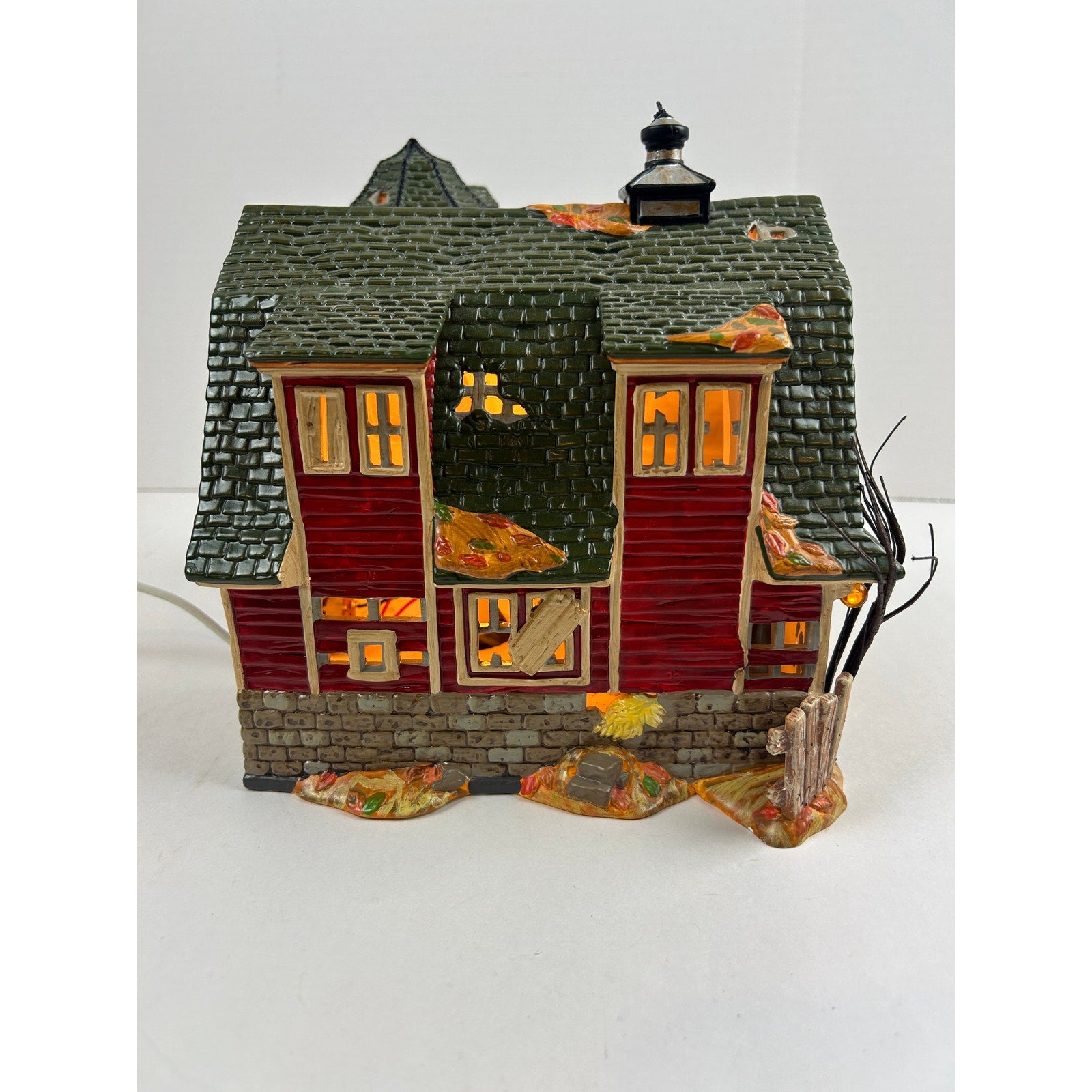 Dept 56 Haunted Barn Halloween Lighted Sound Building