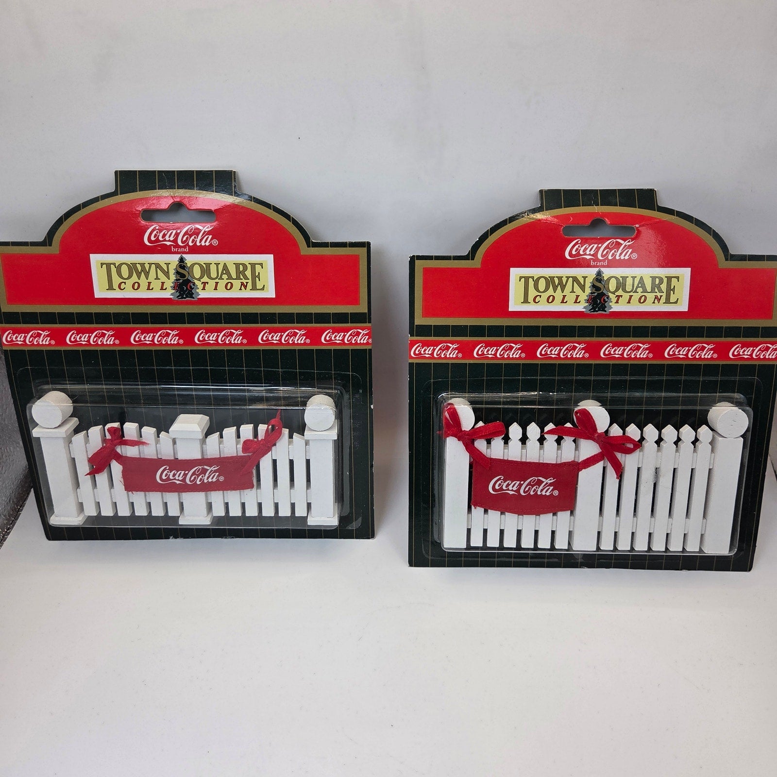 Coca-Cola Town Square Collection Fence with Banner 1998 NIP Christmas Village