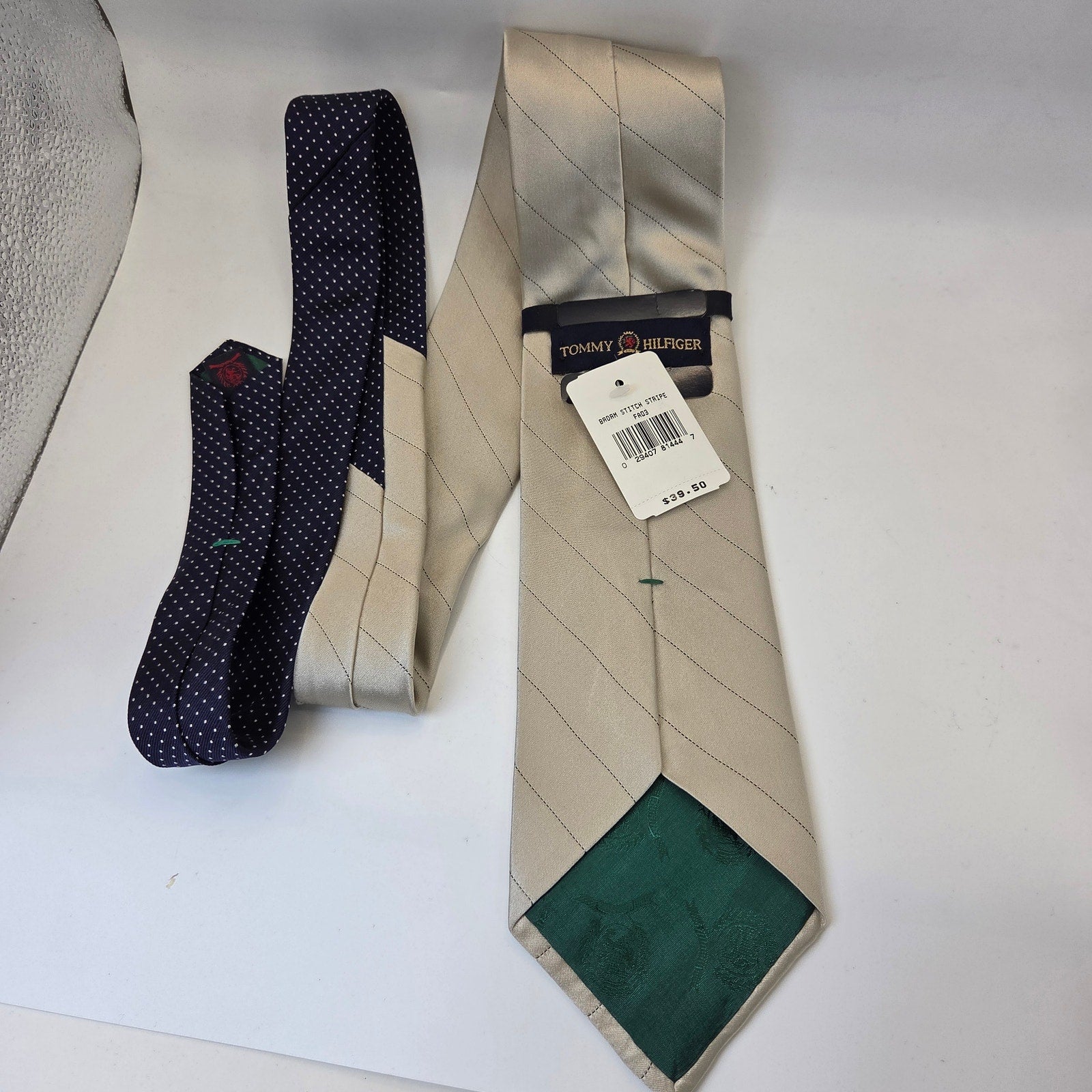 Tommy Hilfiger Broom Stitch Stripe Silk Tie NWT 3.75 Wide Polka Dot Contrast Tip