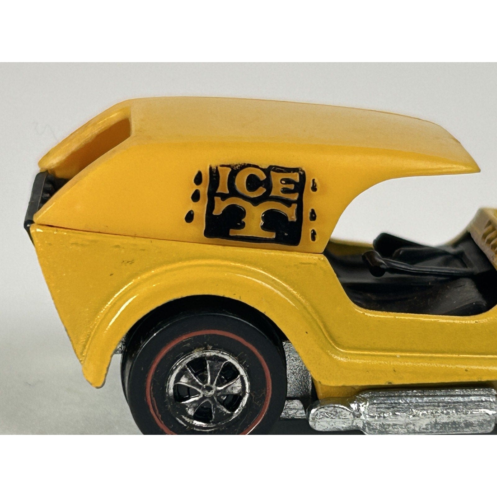 Vintage Hot Yellow 1969 Wheels Redline Ice T Diecast Car Hong Kong W/Button