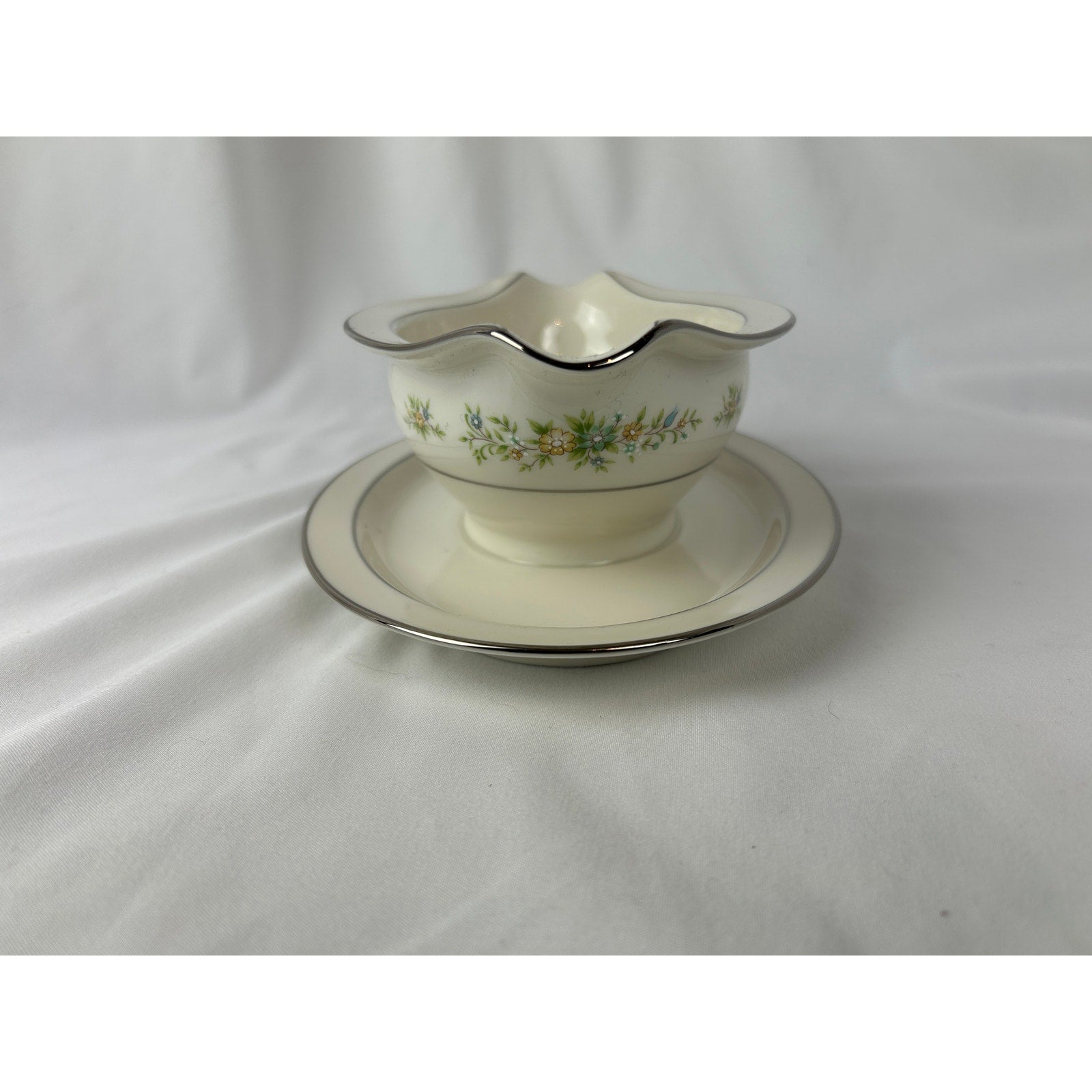 Noritake Christina 7056 Gravy Boat with Attached Underplate Ivory China