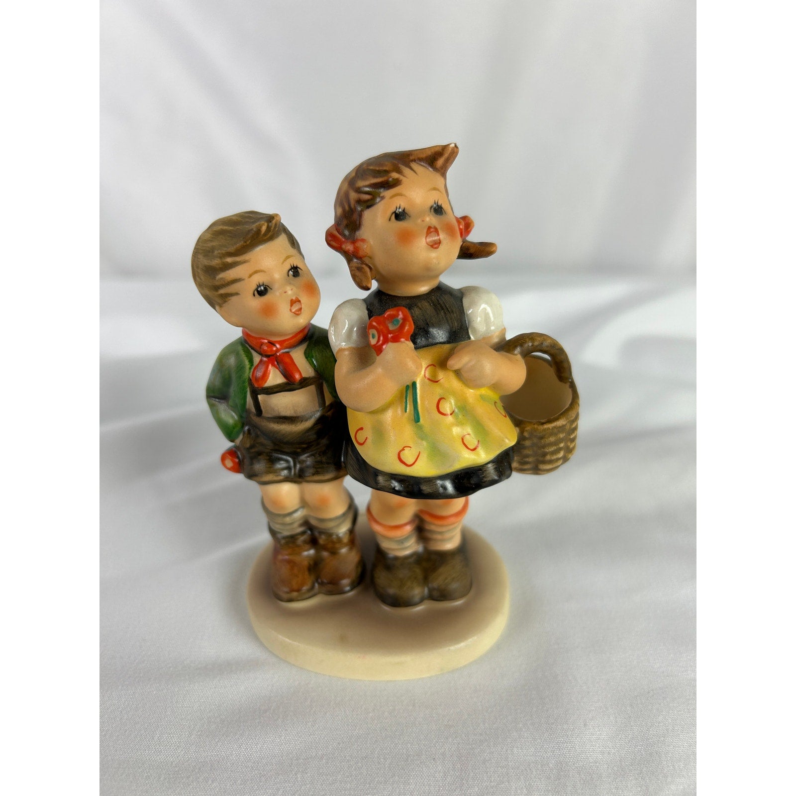 Goebel Hummel To Market HUM 49 0 Boy Girl Basket Figurine Germany
