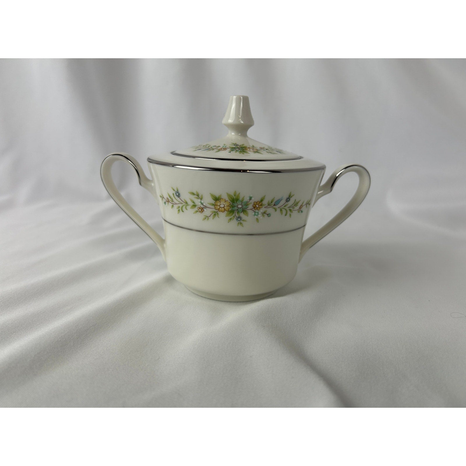 Noritake Christina 7056 Ivory China Lidded Sugar Bowl Floral Silver Trim