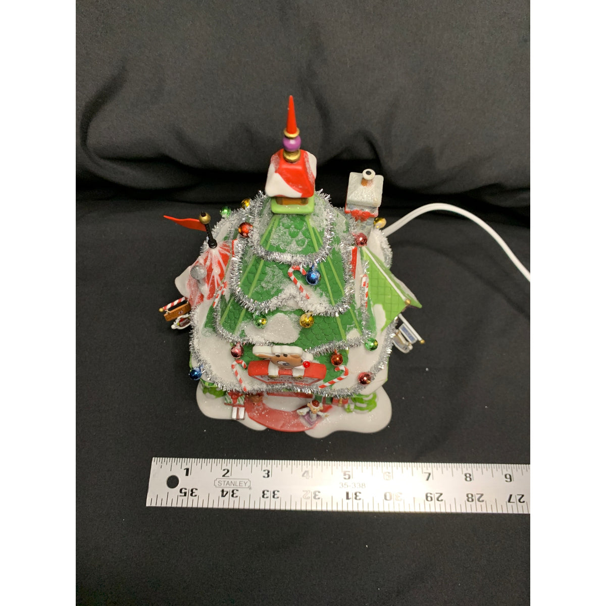 Dept 56 Rudolph’s Misfit Headquarters 56769 North Pole Village Lighted Box