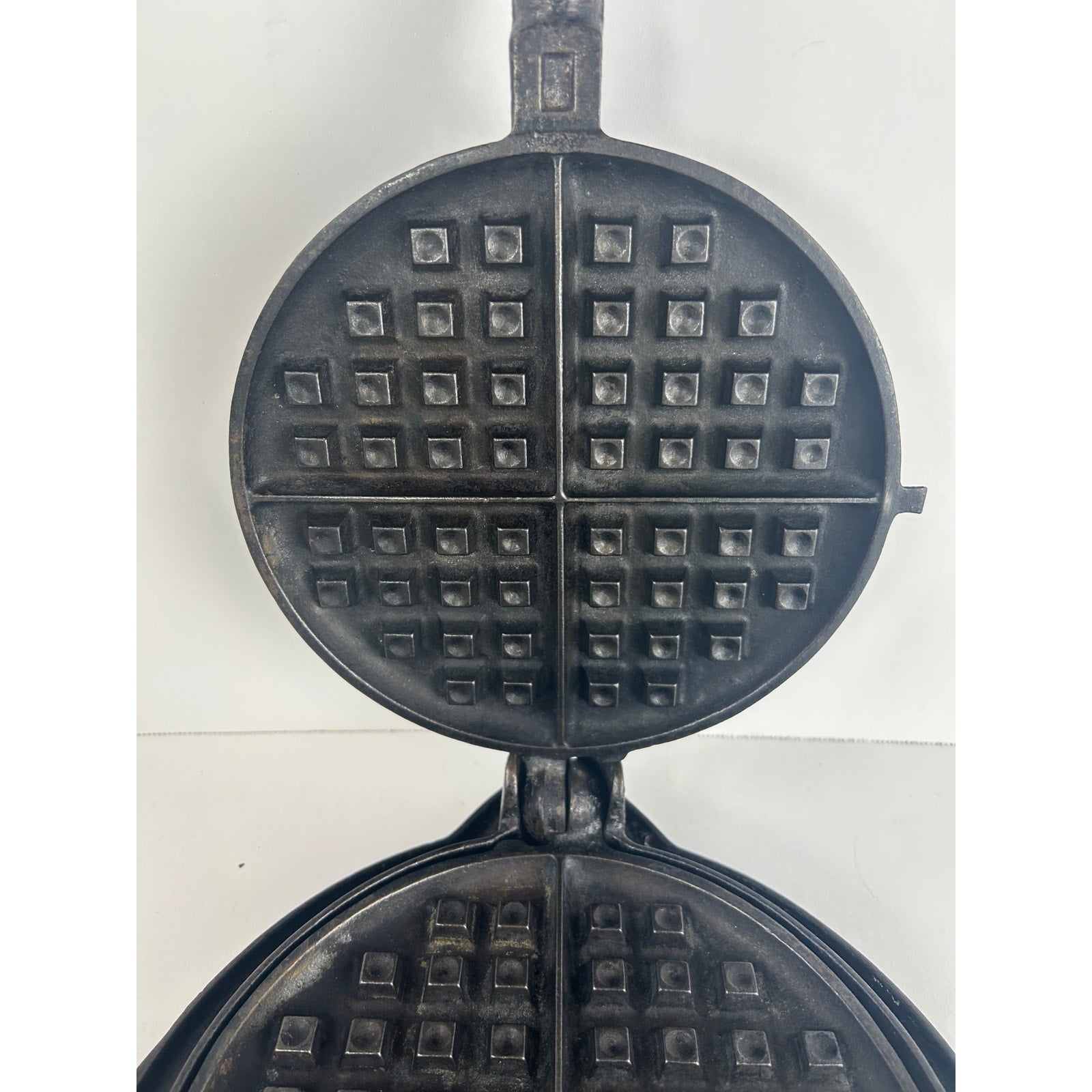 Antique Cast Iron Waffle Iron HSB Co Rey-O-Noc No 8 Griswold Patent