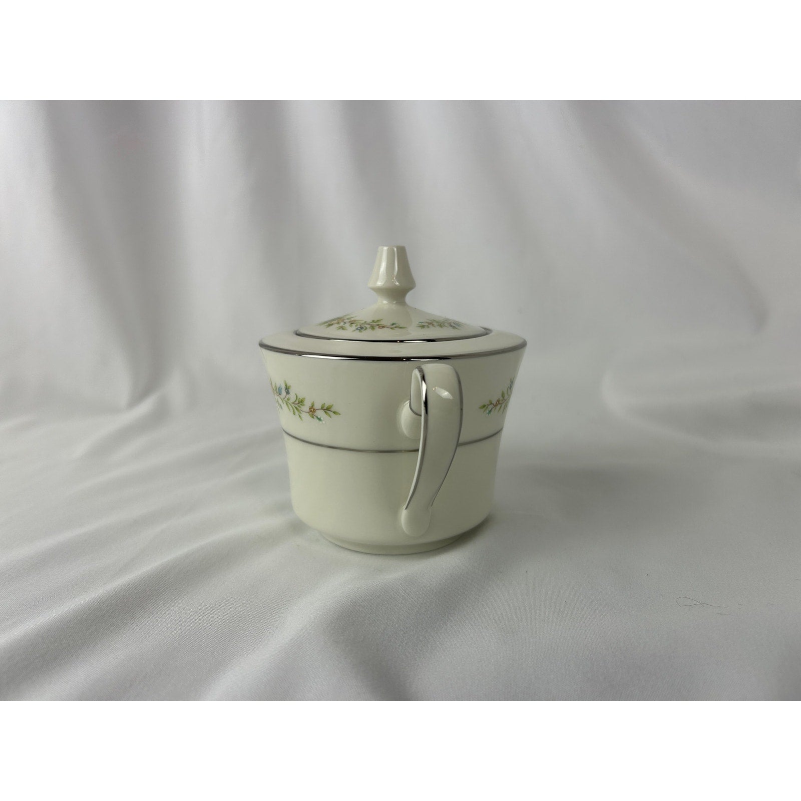 Noritake Christina 7056 Ivory China Lidded Sugar Bowl Floral Silver Trim