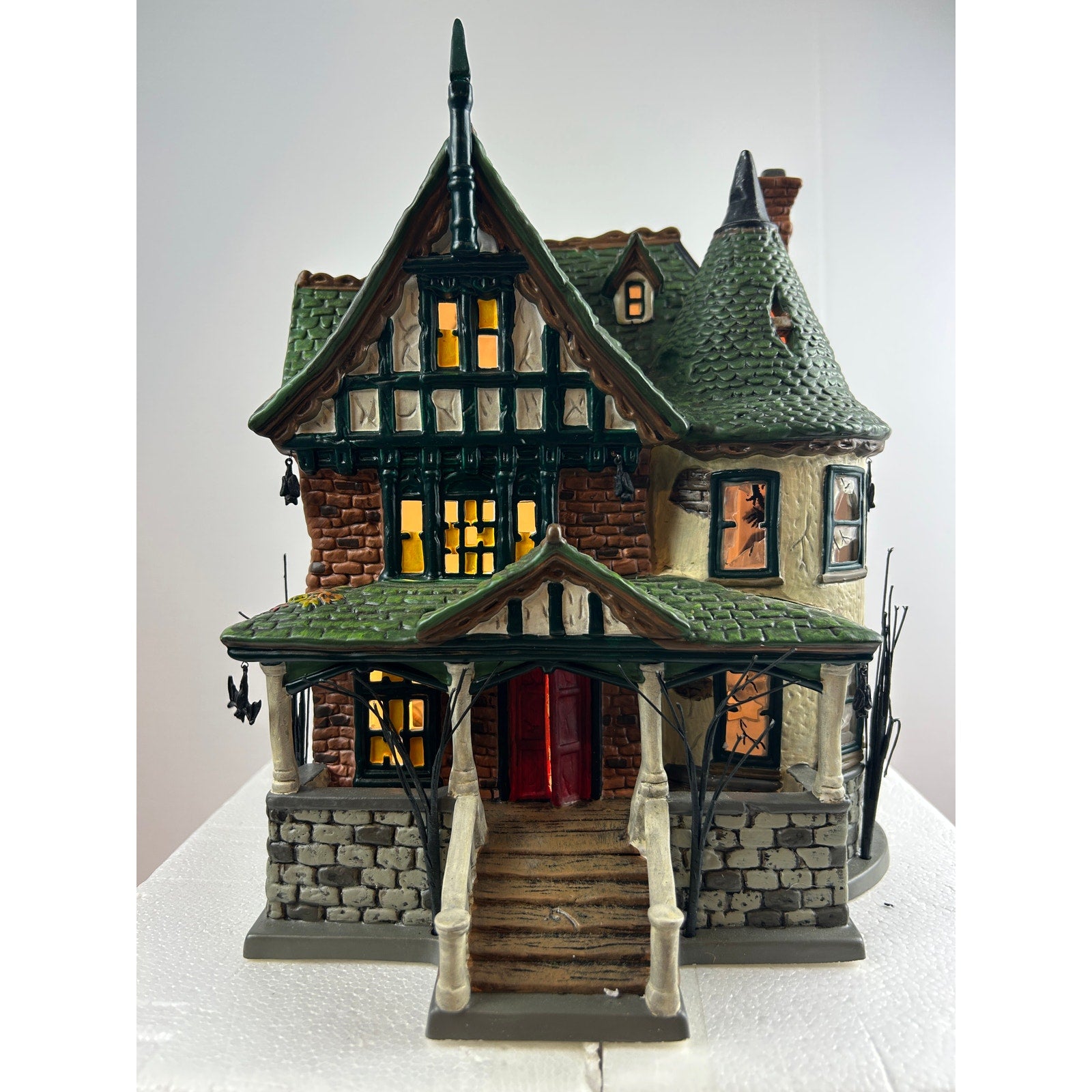 Dept 56 Gravely Estate 805674 Snow Village Halloween Lighted House Retired