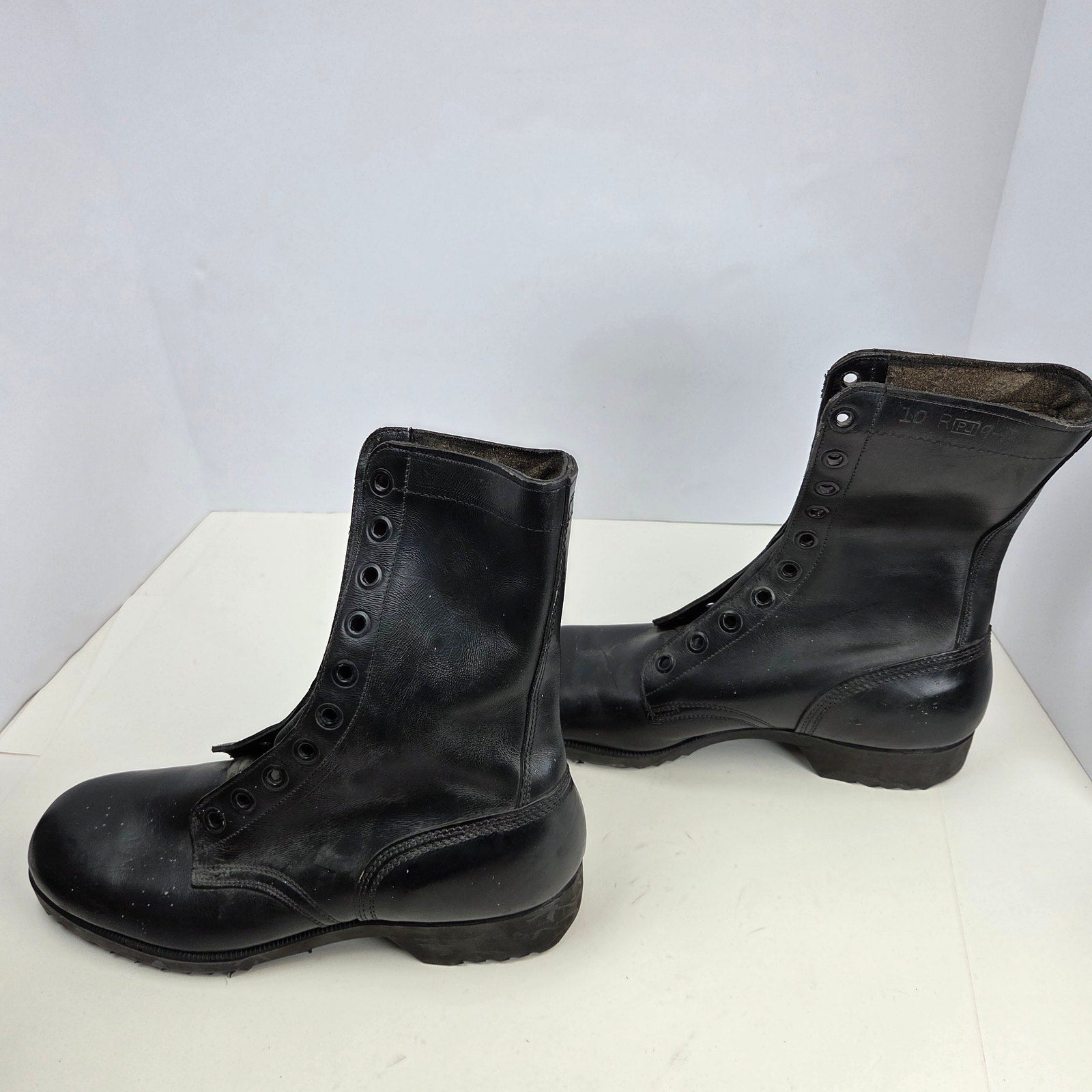 Vintage 1971 USGI Combat Boots 10R Black Leather Vietnam Era Ro-Search Sole