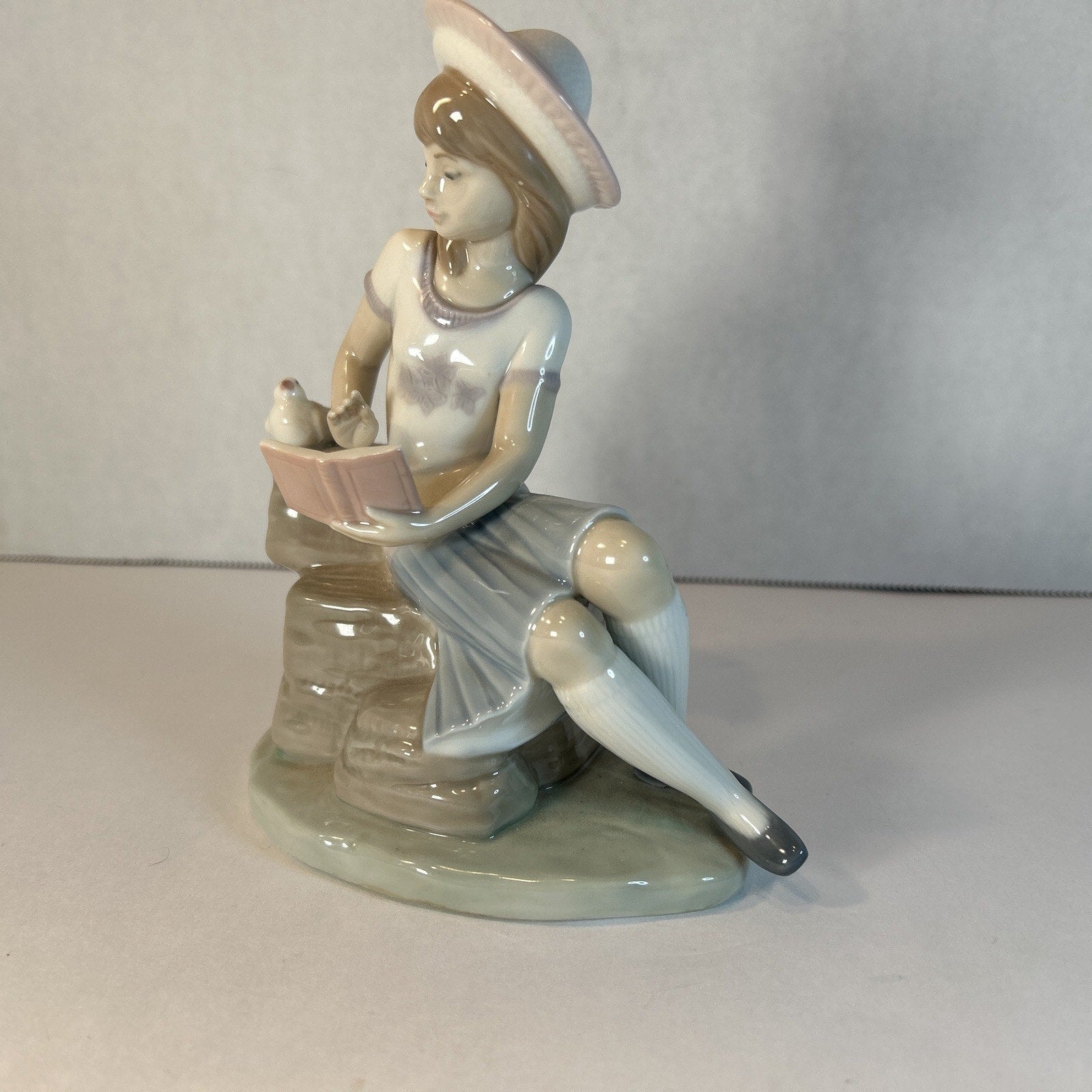 Lladró 6024 Sunday’s Child Figurine Retired Girl Reading Spain Polope EUC