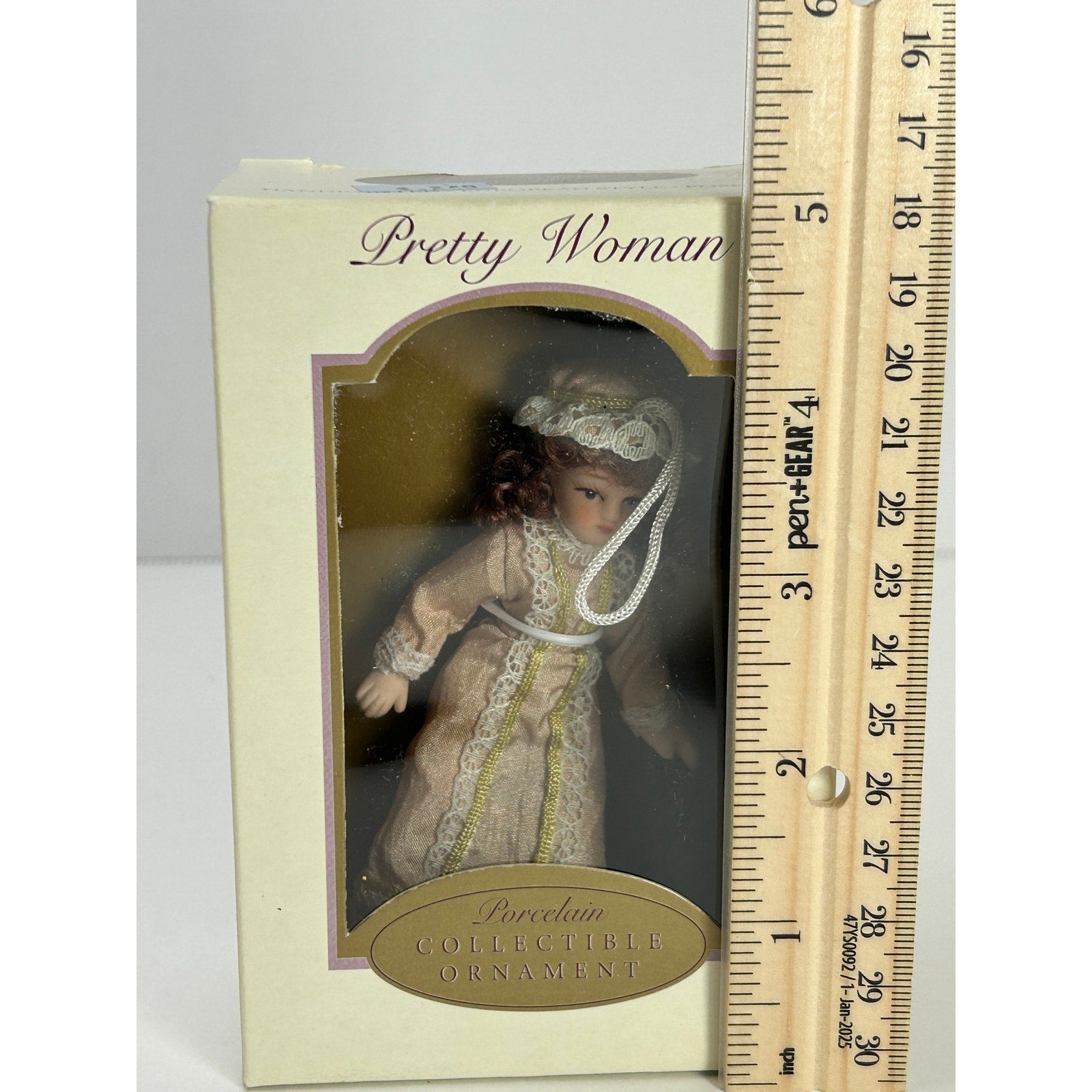 Pretty Woman Porcelain Doll Ornament Bronze Gold Trim Dress Brunette DG 2004